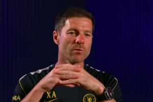 阿隆索：帕尔默和罗杰斯都能踢前腰 我们有能力在所有赛事中竞争